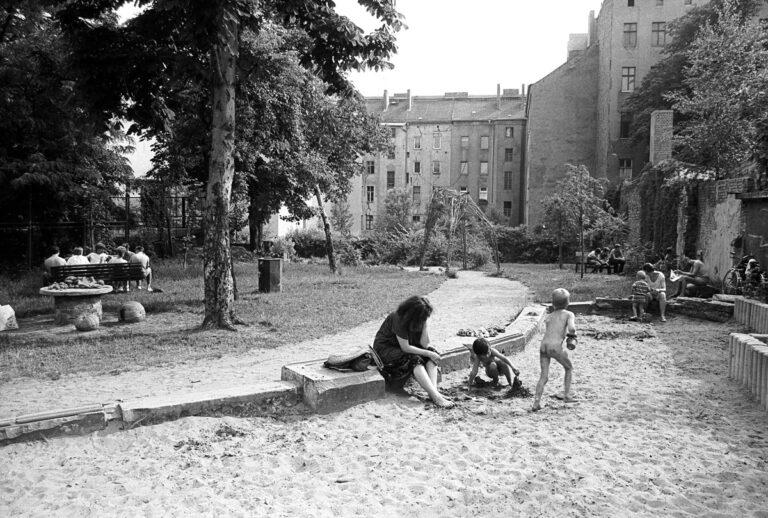 3311 Oderbergerstrasse HIRSCHHOF - Alltag in der DDR filmisch festgehalten - Staatliche Filmdokumentation - Staatliche Filmdokumentation