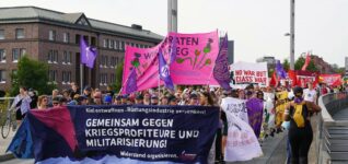 Absurd und zynisch
