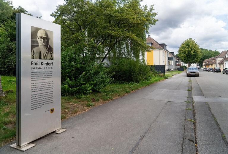 kirdorf008 - Stele in Dortmund informiert über den Industriellen Emil Kirdorf - Emil Kirdorf - Emil Kirdorf