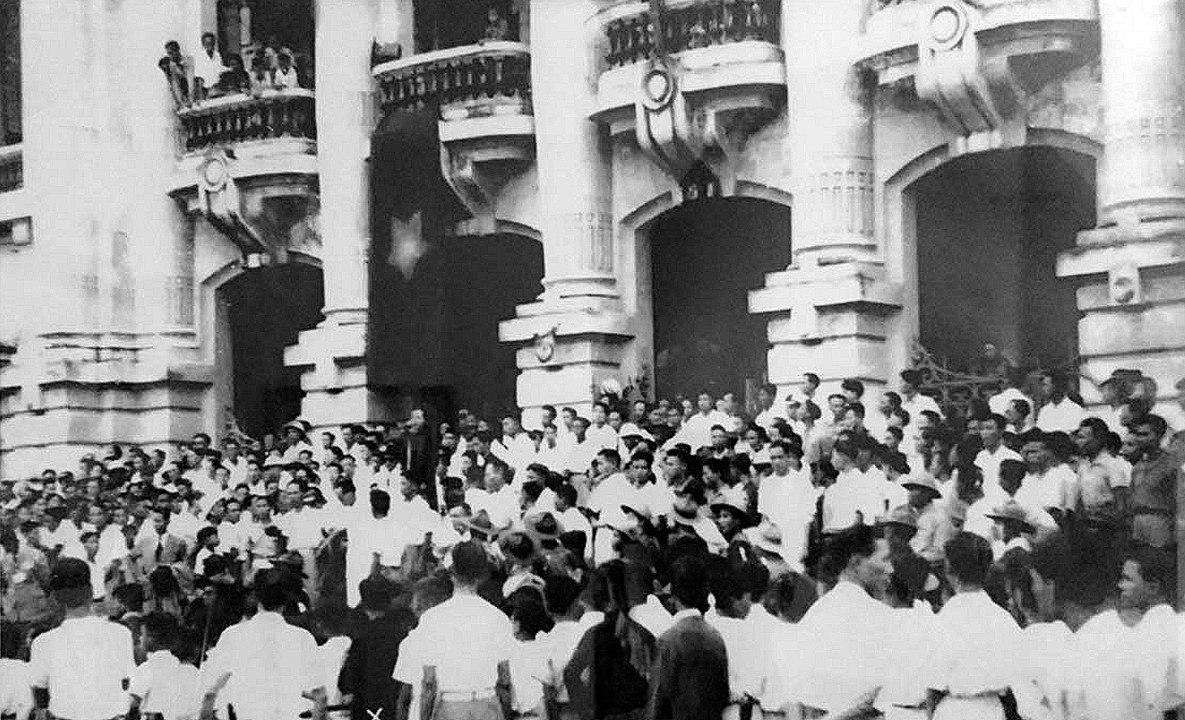 1185px Rencontre au Grand Opera de Hanoi le 17 aout 1945 - Die Ära der Revolution - Vietnam - Blog