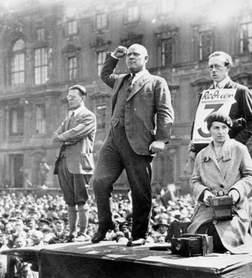 260901 Thaelmann - Selbst schuld? - Armin Fuhrer, Deutschlandfunk, Ernst Thälmann, Wolf-Sören Teusch - Positionen