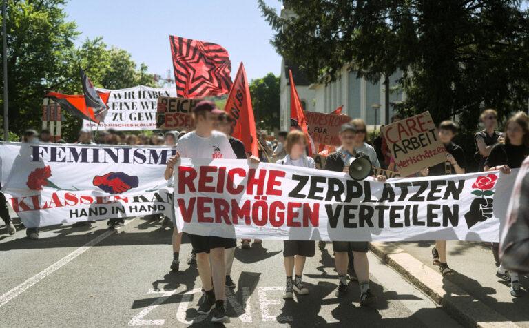 280602 Schweiz - Arme gegen Rentner ausgespielt - UZ-PLUS - UZ-PLUS