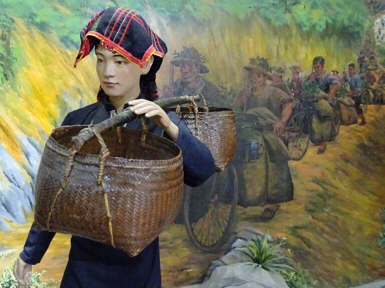 Diorama of Peasants Bearing Supplies Dien Bien Phu Victory Museum Dien Bien Phu Vietnam 48159218732 - Die Ära des Widerstands - Vietnam - Vietnam