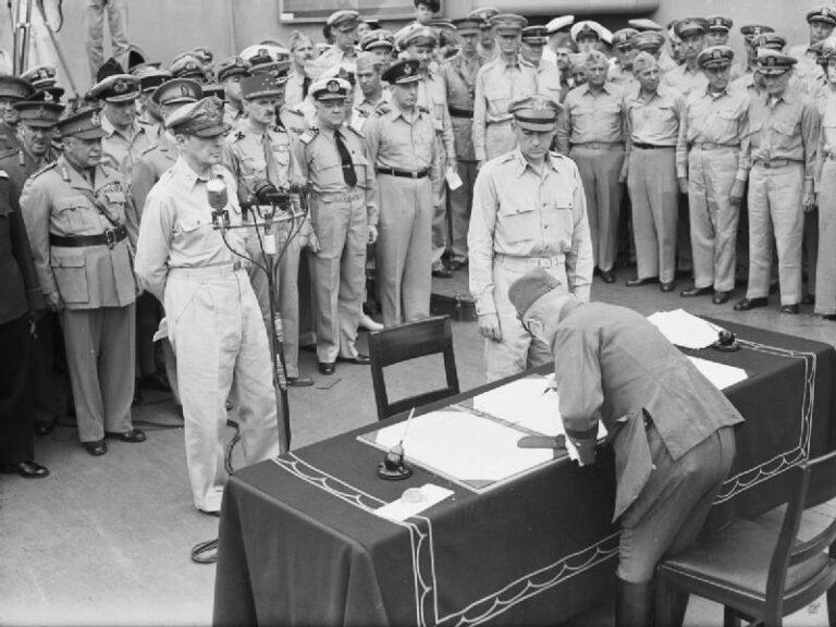 Japanese Surrender at Tokyo Bay 2 September 1945 A30427A - Das erste Land, das sich gegen die faschistische Aggression wehrte - Antifaschismus, China, FIR, Gedenkpolitik, Zweiter Weltkrieg - Blog, Aktion
