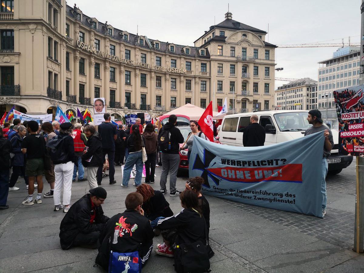 photo 2025 09 02 17 25 34 3 - Kampf gegen „Kriegstüchtigkeit“ im Mittelpunkt - Antikriegstag 2025, Berlin, Hamburg, Köln, München - Blog, Aktion
