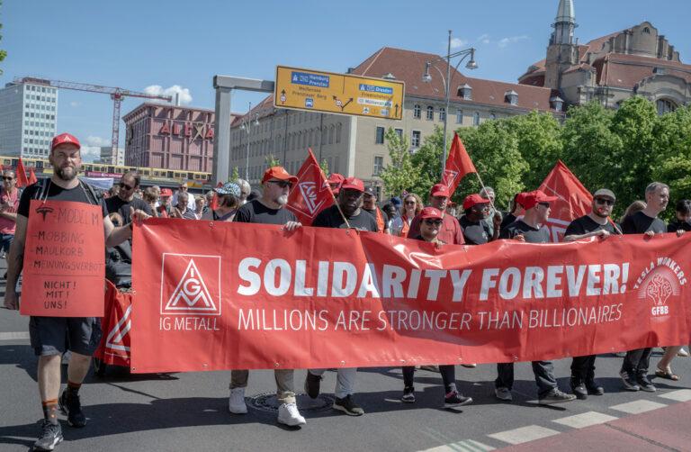 410201 Tesla - Tesla-Werksleiter genervt - Union Busting - Union Busting
