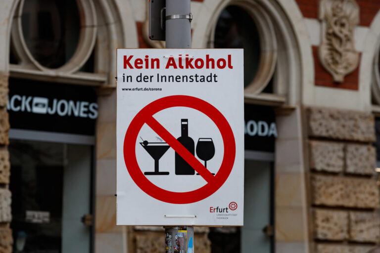 4208 2021 02 27 Erfurt Corona Proteste 1DX 6609 by Stepro - Zwischen Trinkern und Punktnüchternheit - Alkoholverbot - Alkoholverbot
