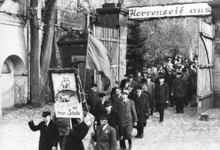4312 Bundesarchiv Bild 183 32584 0002 Bodenreform in der SBZ cropped - Ringen um Klarheit und Kraft - Kriegsende - Kriegsende