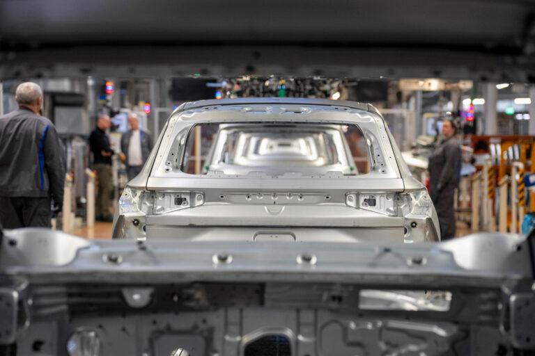 440201 VW - Vorläufig vorbeigeschrammt - Halbleiterkrise - Halbleiterkrise