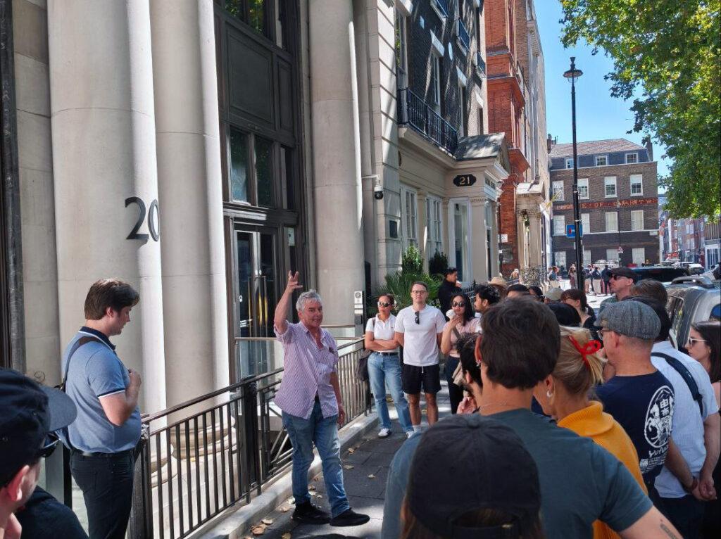 Auf ein Pint mit Marx - Friedrich Engels, Karl Marx, London, UZ-Redaktion - Hintergrund 4404 photo 2025 10 20 17 06 52 - Auf ein Pint mit Marx - Friedrich Engels, Karl Marx, London, UZ-Redaktion - Hintergrund