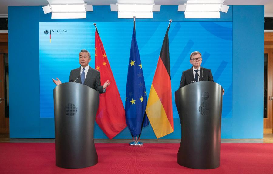 Verschnupft - Diplomatie, Johann Wadephul, KPCh, VR China - Positionen 440901 Wang Yi Berlin - Verschnupft - Diplomatie, Johann Wadephul, KPCh, VR China - Positionen