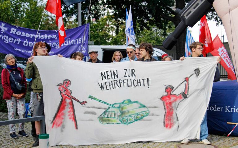 471501 Wehrpflicht - Tipps und Tricks für den Schulstreik - 5. Dezember 2025, DFG-VK, Initiative Schulstreik gegen Wehrpflicht, Schulstreik, Wehrpflicht - Hintergrund