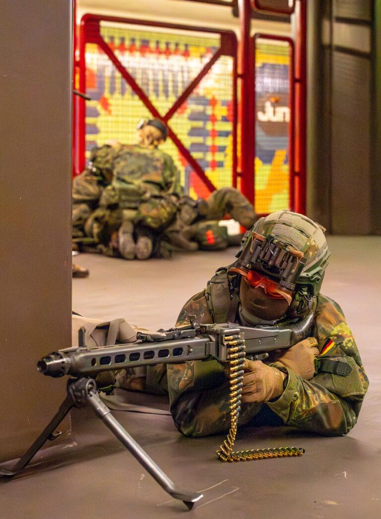 480401 Bollwerk Baerlin - Schüsse in der U-Bahn - Politik - Politik