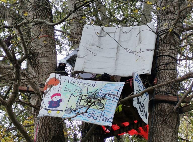 480801 Kiel Marine - Im Krakengriff der Marine - Bundeswehr, Bürger in Wut, Deutsche Marine, DKP Kiel, Wohnungsbau - Blog