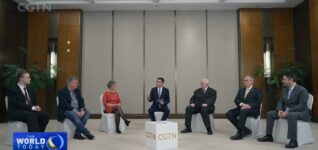 Die Sonne geht im Osten auf