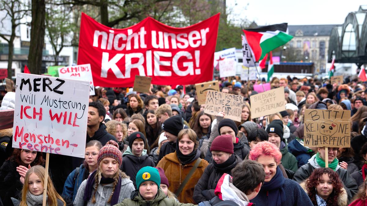 55.000 gegen die Wehrpflicht - UZ vom 12. Dezember 2025 - UZ vom 12. Dezember 2025 0103 - 55.000 gegen die Wehrpflicht - UZ vom 12. Dezember 2025 - UZ vom 12. Dezember 2025