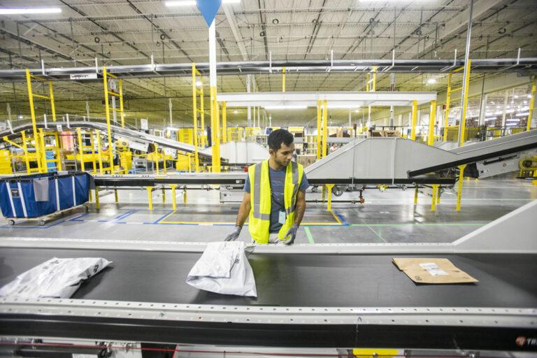 Bis zum Umfallen - Wirtschaft & Soziales - Wirtschaft & Soziales 490202 Amazon Erfurt - Bis zum Umfallen - Wirtschaft & Soziales - Wirtschaft & Soziales