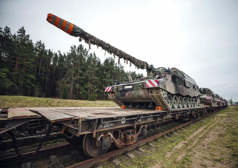 Heimatfront statt Daseinsvorsorge - Wirtschaft & Soziales - Wirtschaft & Soziales 490301 Aufmacher Bahn - Heimatfront statt Daseinsvorsorge - Wirtschaft & Soziales - Wirtschaft & Soziales