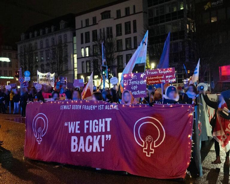 490503 Bildmeldung Stuttgart - Gewalt an Frauen hat viele Gesichter – der Widerstand auch - Gewalt gegen Frauen - Gewalt gegen Frauen