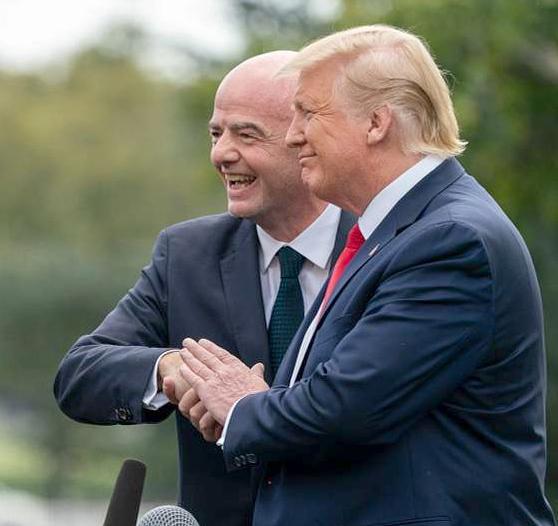 Horrorkomödien - Donald Trump, FIFA, Fußball-Weltmeisterschaft, Gianni Infantino - Positionen 5009 - Horrorkomödien - Donald Trump, FIFA, Fußball-Weltmeisterschaft, Gianni Infantino - Positionen