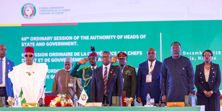 520602 benin - Doppelstandards unterm Brennglas - Benin - Benin