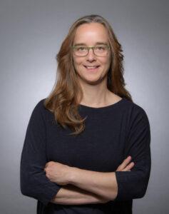 520802 Interview Portrait - „Der direkte Weg in die Wohnungslosigkeit“ - „Neue Grundsicherung“, Bürgergeld, Mieten, Mietergemeinschaft Essen e.V., Profitgier, Sanktionen, Siw Mammitzsch - Kommunalpolitik