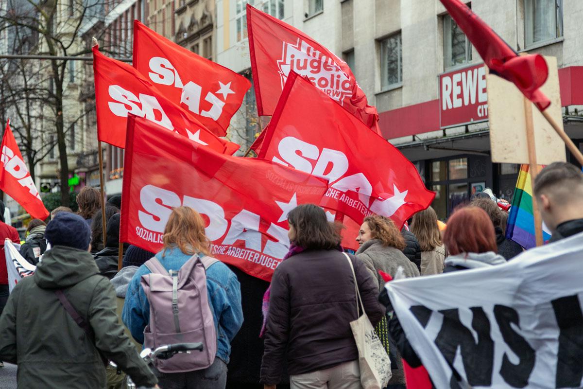 IMG 5340 - Lautes Nein zum Krieg - DFG-VK, DKP, Dresden, Golo Busche, Göttingen, Halberstadt, Hamburg, Hannes Kramer, Initiative Schulstreik gegen Wehrpflicht, Kiel, Köln, Leipzig, München, Neuer Wehrdienst, Phil Werring, Potsdam, Repression, Ronja Ruh, Rostock, Schulstreik, Stuttgart, Wehrpflicht - Blog, Aktion