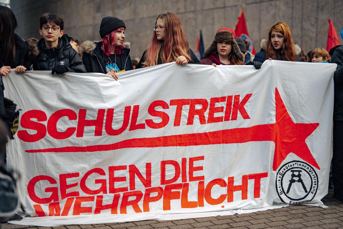 Kein Gehalt der Welt - 5. Dezember 2025, Eltern gegen Wehrpflicht, Schulstreik - Blog, Aktion image00030 - Kein Gehalt der Welt - 5. Dezember 2025, Eltern gegen Wehrpflicht, Schulstreik - Blog, Aktion