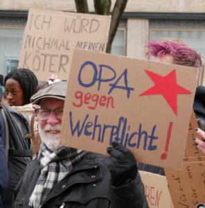 opa1 - Meine Kinder kriegt ihr nicht! - Friedenskampf, Jugend gegen Wehrpflicht, Matthew Read, Rede, Schulstreik - Aktion