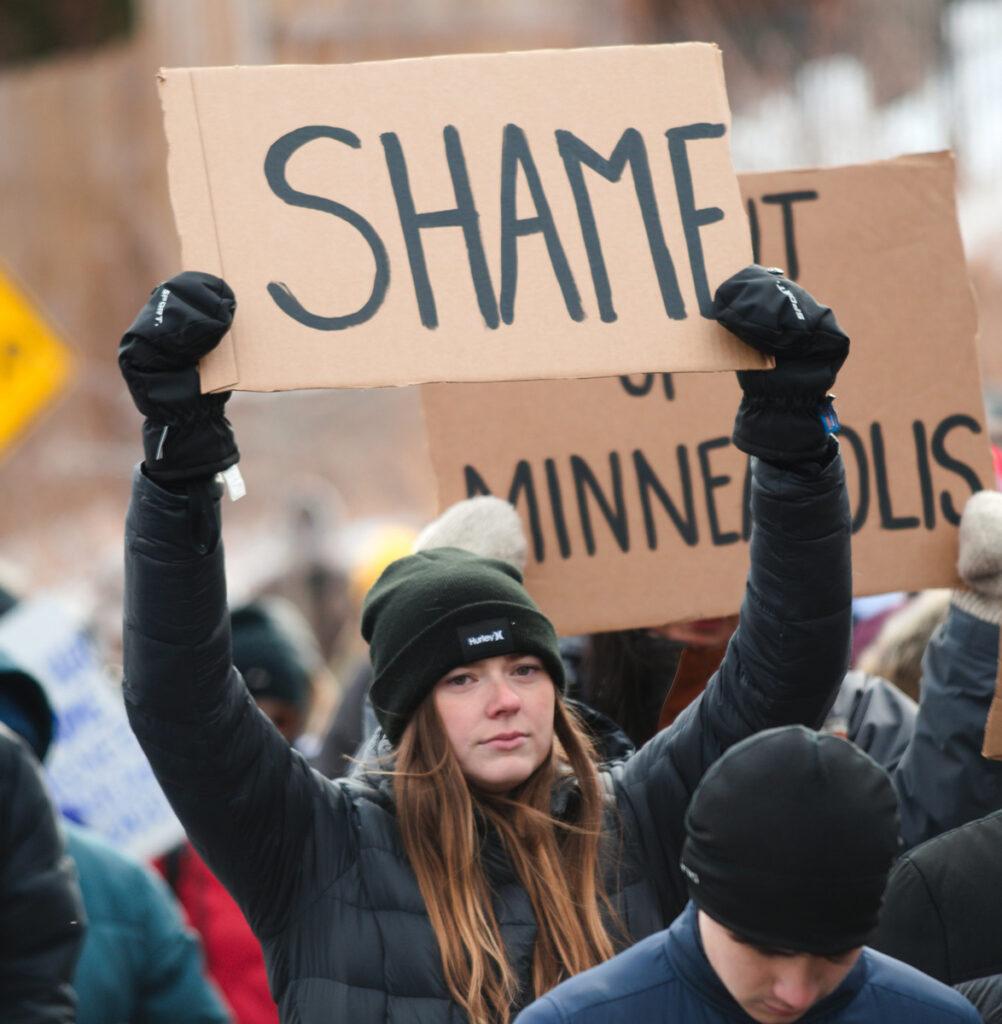 030702 USA - Trumps rissiger Thron - Donald Trump, ICE, Polizistenmörder, Rüstungswahn, Staatsschulden, Venezuela - Internationales