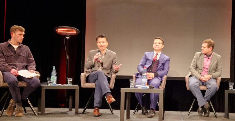 031302a 20260109 183815 - Mit Brutalität gegen Bedeutungsverlust - Hintergrund - Hintergrund