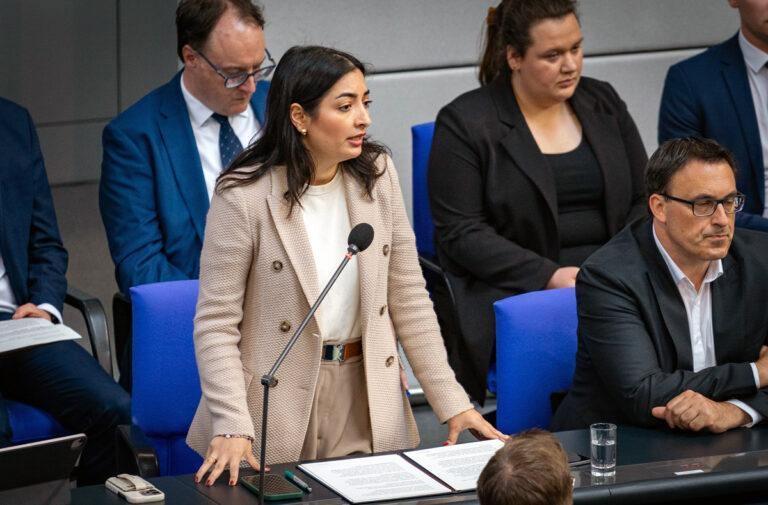 040501 Entwicklungshilfe - Ehrlicher ausbeuten - Reem Alabali Radovan - Reem Alabali Radovan