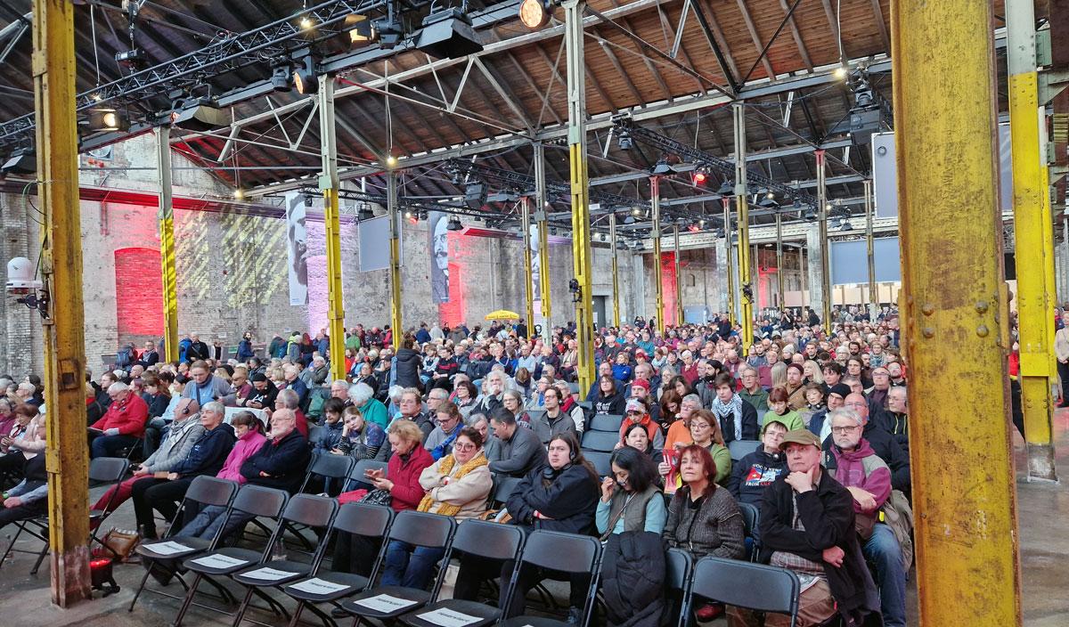 20260110 113716 - Viva Venezuela, Kuba und Palästina! - 31. Internationale Rosa-Luxemburg-Konferenz, Andrea Hornung, Berlin, DKP, junge Welt, Kutlu Yurtseven, Luxemburg-Liebknecht-Demonstration 2026, Mark Ellmann, Martín Saatdjian, Microphone Mafia, Patrik Köbele, SDAJ, UZ-Abo-Kampagne, Yoram Bejarano - Blog, Aktion