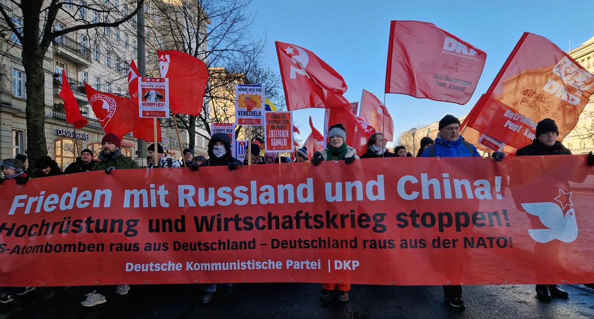 20260111 103701 - Viva Venezuela, Kuba und Palästina! - 31. Internationale Rosa-Luxemburg-Konferenz, Andrea Hornung, Berlin, DKP, junge Welt, Kutlu Yurtseven, Luxemburg-Liebknecht-Demonstration 2026, Mark Ellmann, Martín Saatdjian, Microphone Mafia, Patrik Köbele, SDAJ, UZ-Abo-Kampagne, Yoram Bejarano - Blog, Aktion