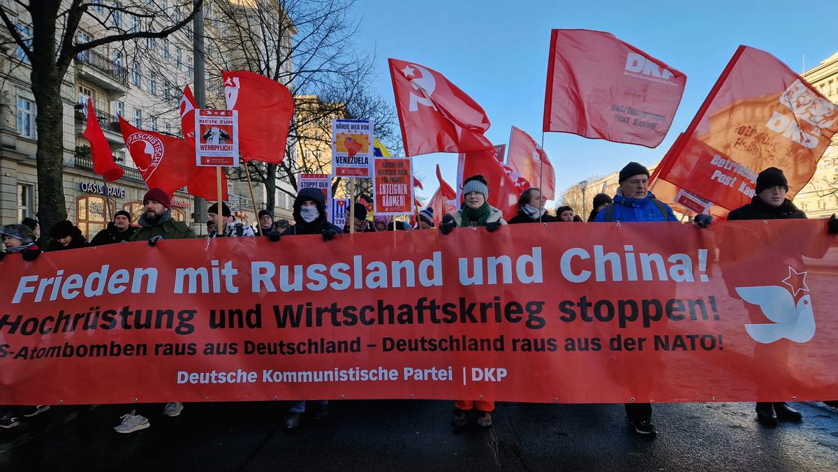 Blog Strategiepapier Lennartz - Den dritten Weltkrieg verhindern - „Den dritten Weltkrieg verhindern“, Björn Blach, DKP, Friedensbewegung, Raketenstationierung, Strategie, Wehrpflicht - Blog, Aktion