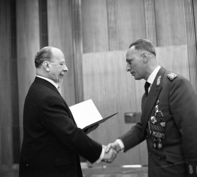 Bundesarchiv Bild 183 E0301 0009 003 Berlin Walter Ulbricht Heinz Kessler - Unvergessen: Heinz Keßler - Heinz Keßler - Blog