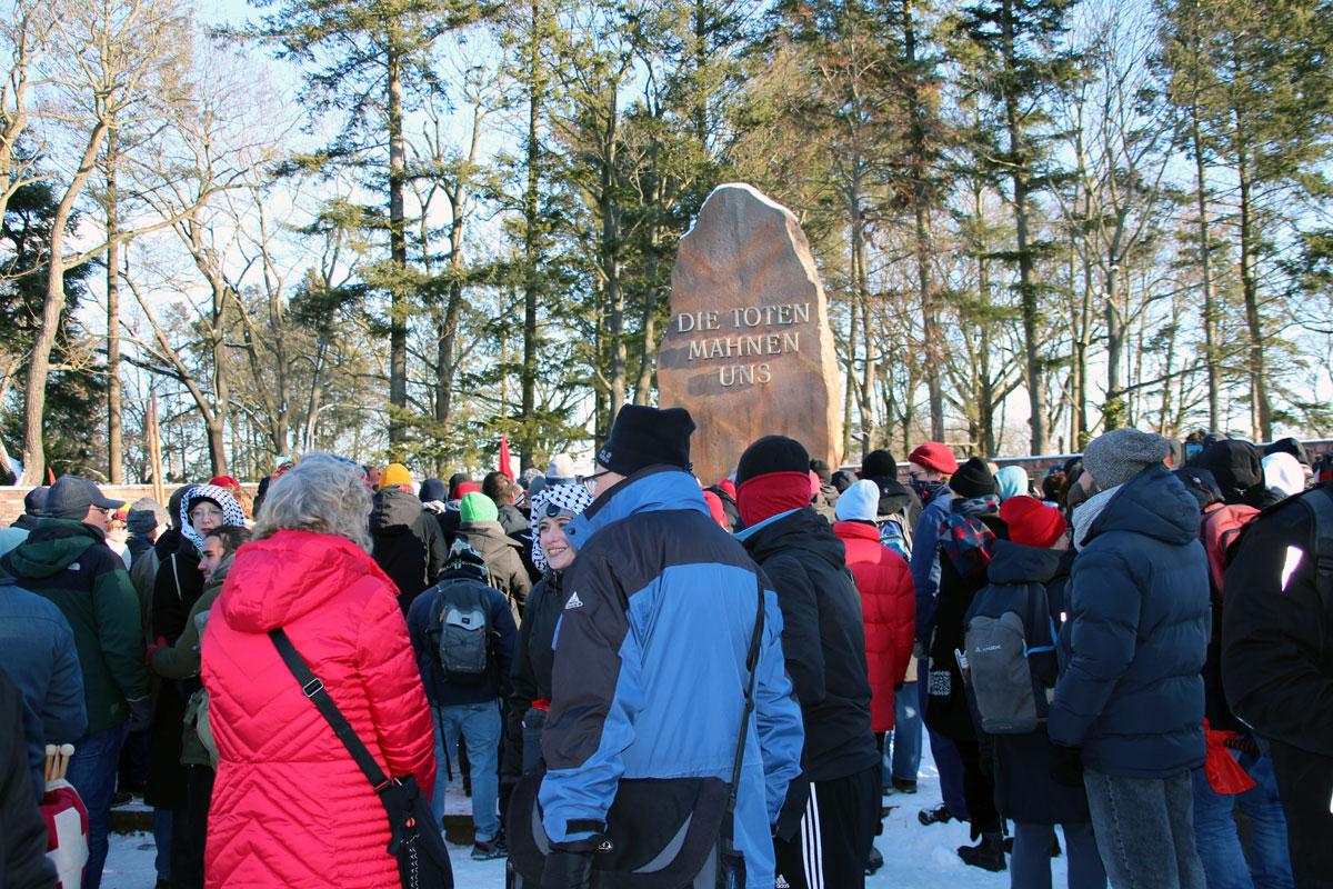 IMG 4857 - Viva Venezuela, Kuba und Palästina! - 31. Internationale Rosa-Luxemburg-Konferenz, Andrea Hornung, Berlin, DKP, junge Welt, Kutlu Yurtseven, Luxemburg-Liebknecht-Demonstration 2026, Mark Ellmann, Martín Saatdjian, Microphone Mafia, Patrik Köbele, SDAJ, UZ-Abo-Kampagne, Yoram Bejarano - Blog, Aktion