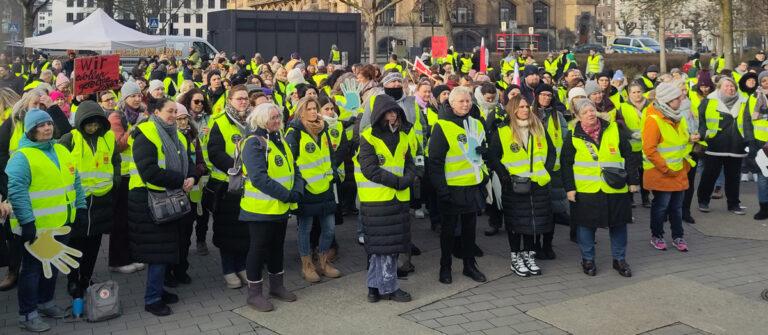 070303 AWO - Respekt und 500 Euro - Wirtschaft & Soziales - Wirtschaft & Soziales