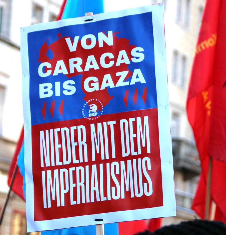 0812 LL Demo Martina Lennartz IMG 4802 - Gegen die Kriegspolitik der „Räuber“ - DKP - DKP