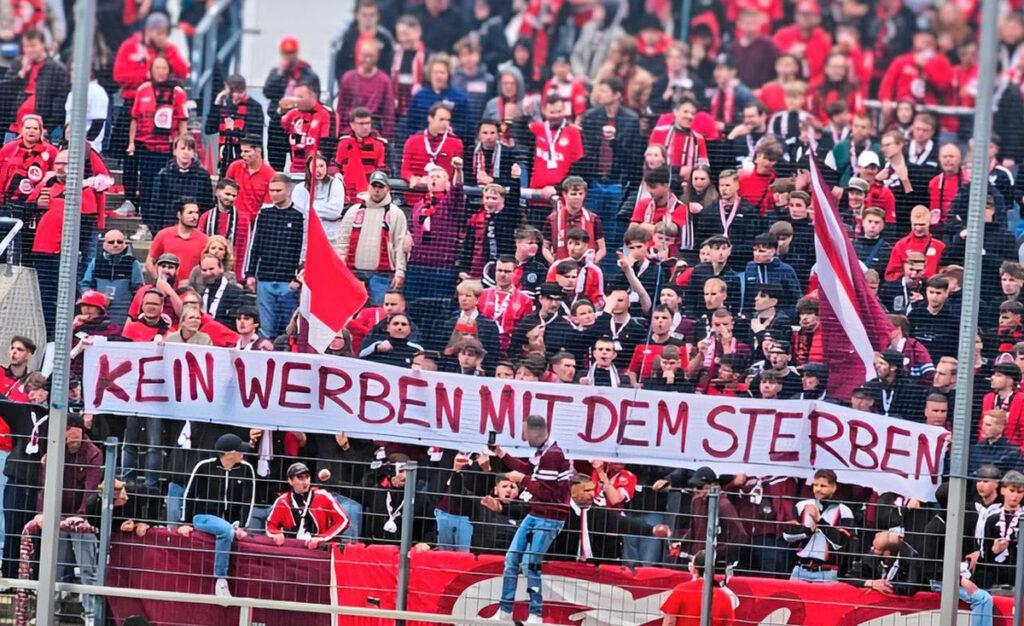 Sportsfreunde an die Front? - Bundeswehrwerbung, Fußballfans, Militarisierung, repressiver Staat, Sportpolitik, Wiedereinführung der Wehrpflicht - Hintergrund 0908 2025 05 24ZWO Finaltag der Amateure Frankfurt 2 1024x787 fotor enhance 2026022312829 - Sportsfreunde an die Front? - Bundeswehrwerbung, Fußballfans, Militarisierung, repressiver Staat, Sportpolitik, Wiedereinführung der Wehrpflicht - Hintergrund