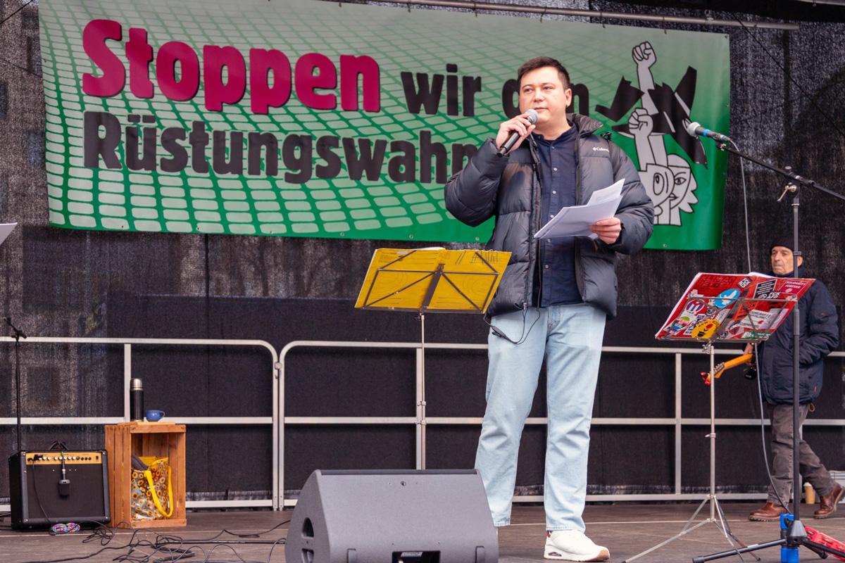 IMG 5702 scaled 1 - Für Frieden, Kuba und Palästina - Anti-Siko-Demo 2026, DKP, Mark Ellmann, München, SDAJ, Sevim Dagdelen, Sicherheitskonferenz - Blog, Aktion