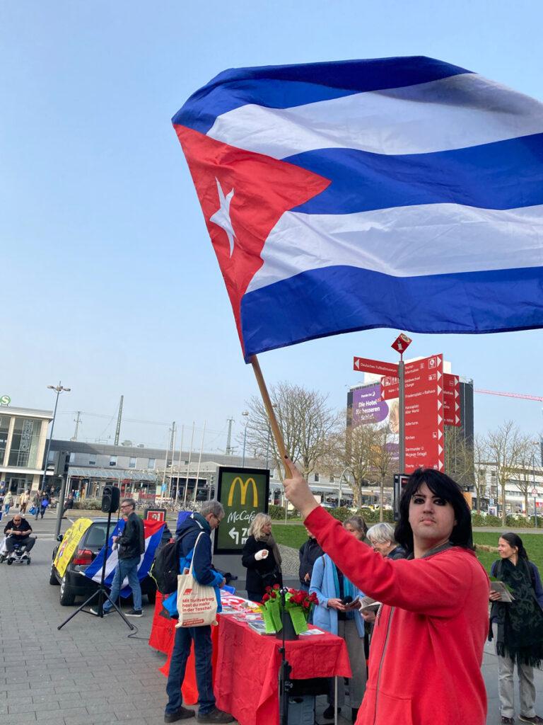 110503 Bildmeldung - Solidaritätsaktionen mit der sozialistischen Karibikinsel - Politik - Politik