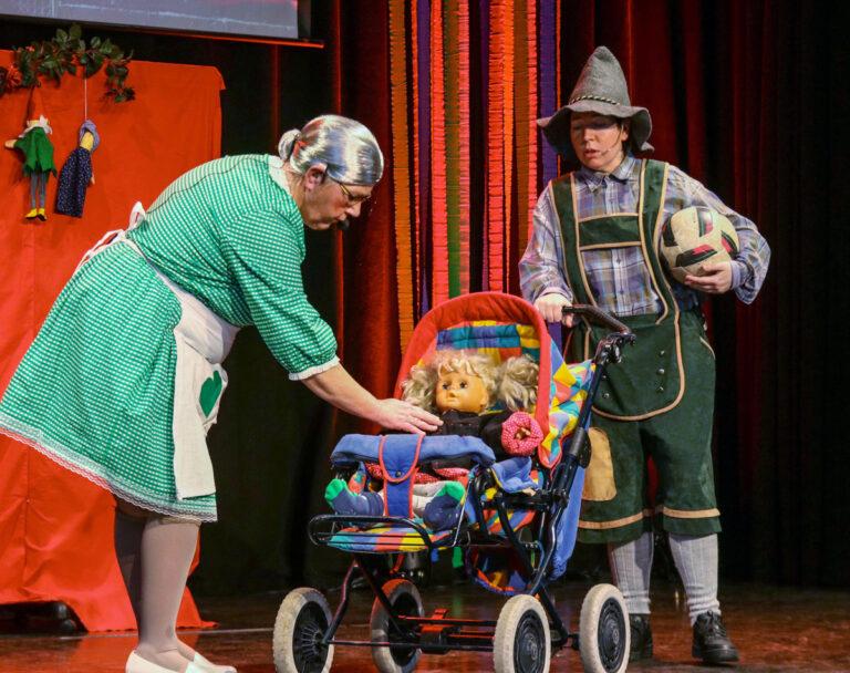 111300 Essen Matinee Seppl Peter Koester - Die Verhältnisse zum Tanzen bringen - Revue - Revue