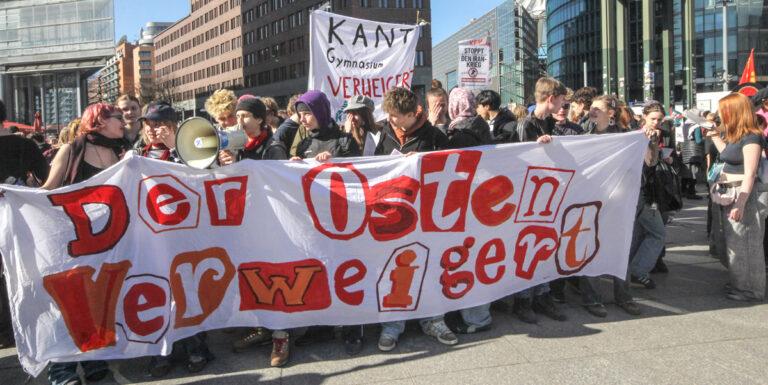 111302 27 IMG 6486 Rudi Denner R mediabase - Mit Flyern und Mate - Politik - Politik