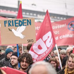 Den Imperialismus zum Frieden zwingen?