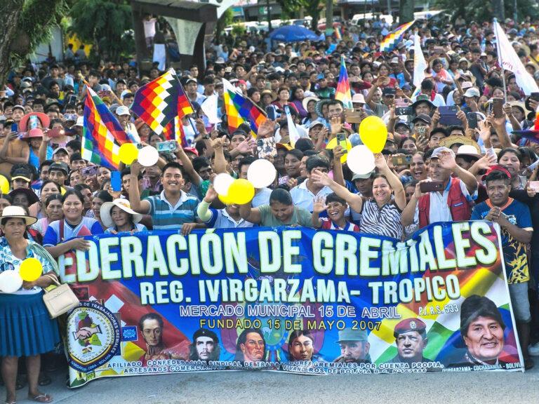 131301 Lateinamerika - Bedingte Selbstbefreiung - Hintergrund - Hintergrund