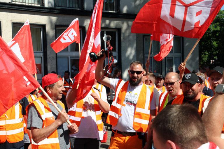 200302 BAU - Heute die Kollegen von morgen unterstützen - Aktion - Aktion