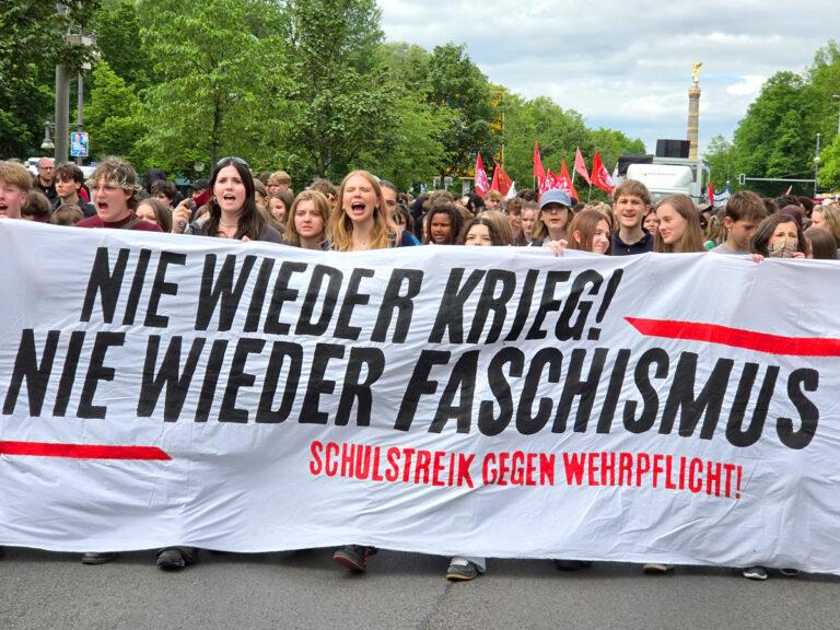 2001 20260508 143027 - Nicht einzuschüchtern - Politik - Politik