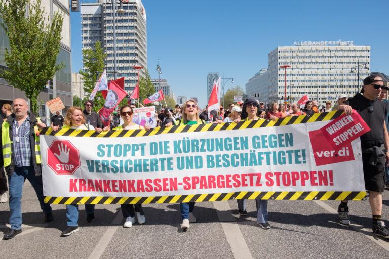 200302 Vivantes - Solidarität von Kollegen und Crowd - Erzwingungsstreik - Erzwingungsstreik