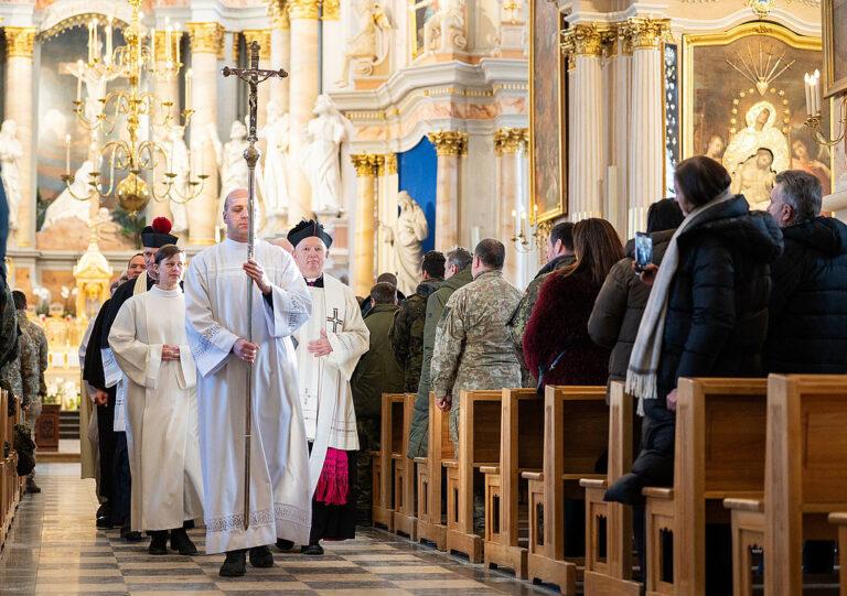 2008 csm 2026 02 04 Gottesdienst Auszug c StadtKaunas 8ae743e18f - Seelsorger für Kanonenfutter - Aufrüstung, deutsche Ordnungsmacht, Evangelische Kirche, Katholische Kirche, Kriegsvorbereitungen, Militär, Operationsplan Deutschland - Hintergrund